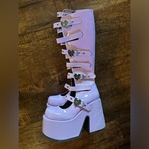 Demonia Lavender Camel Size 8